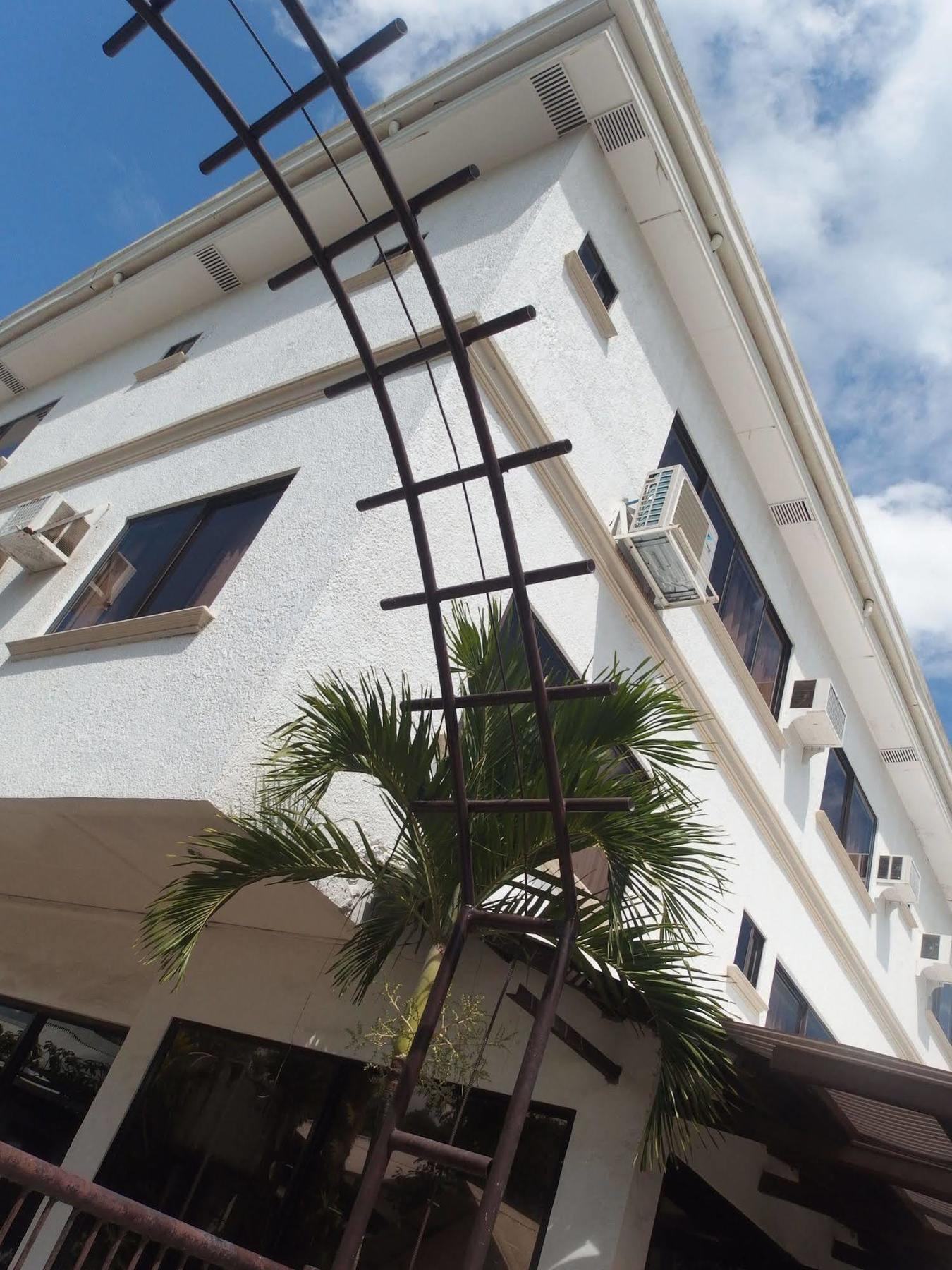 Sipalay Jamont Hotel Exterior photo