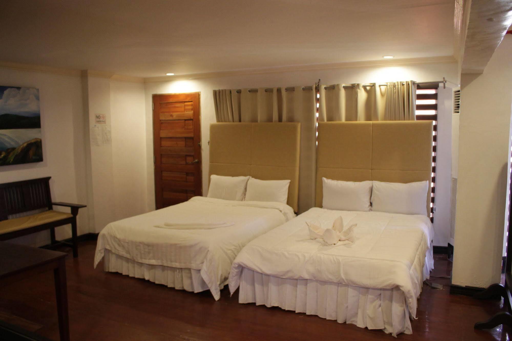 Sipalay Jamont Hotel Exterior photo