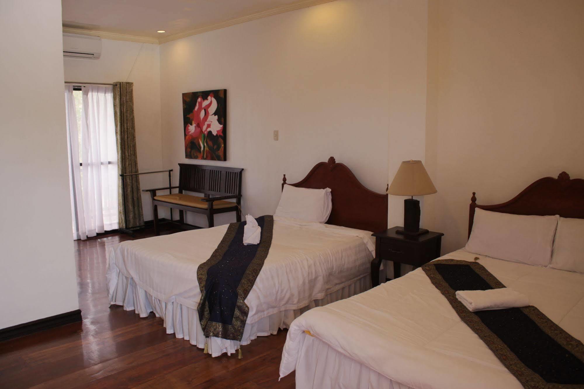 Sipalay Jamont Hotel Exterior photo